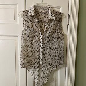 Zoa Sleeveless Dotted Top , Great Condition, Front Pockets, Size Medium